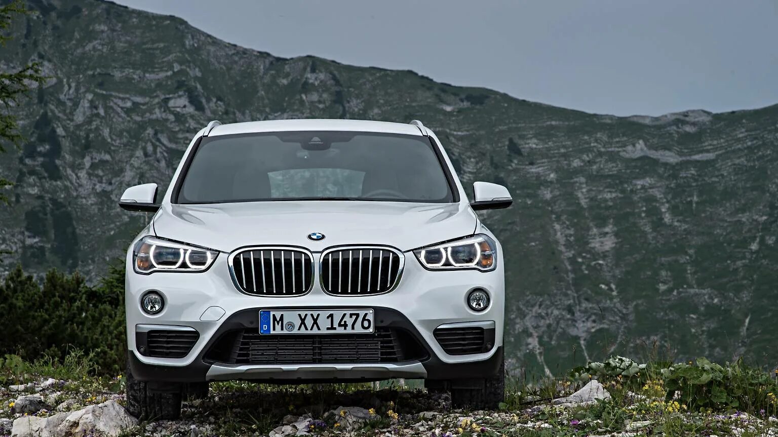 Новая БМВ x1. БМВ х1 2015. Кроссовер БМВ х1. BMW x1 2018. Бмв x1 купить