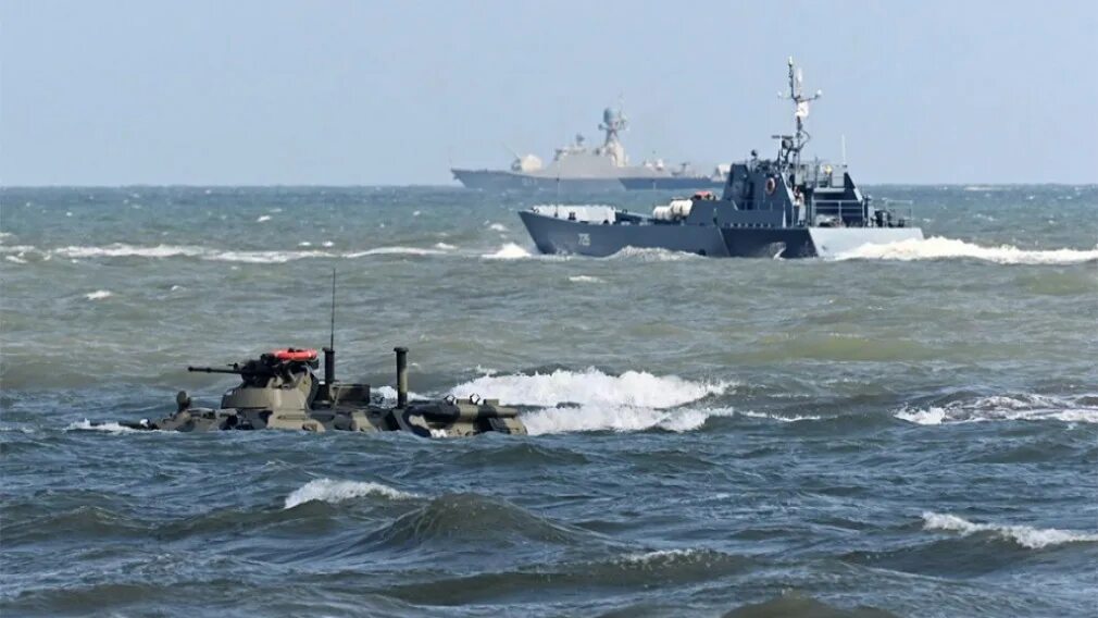 Корабль град свияжск каспийская флотилия. Баилово каспийская флотилия. Краснознаменная каспийская флотилия баку. Каспийский танкер. Корабль дагестан каспийская флотилия.