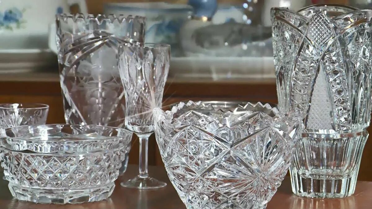 Современная хрустальная посуда. Хрустальные вазы. Хрустальное стекло изделия. Рюмки на ножке хрусталь ссср. Стекло баккара баккара хрусталь.