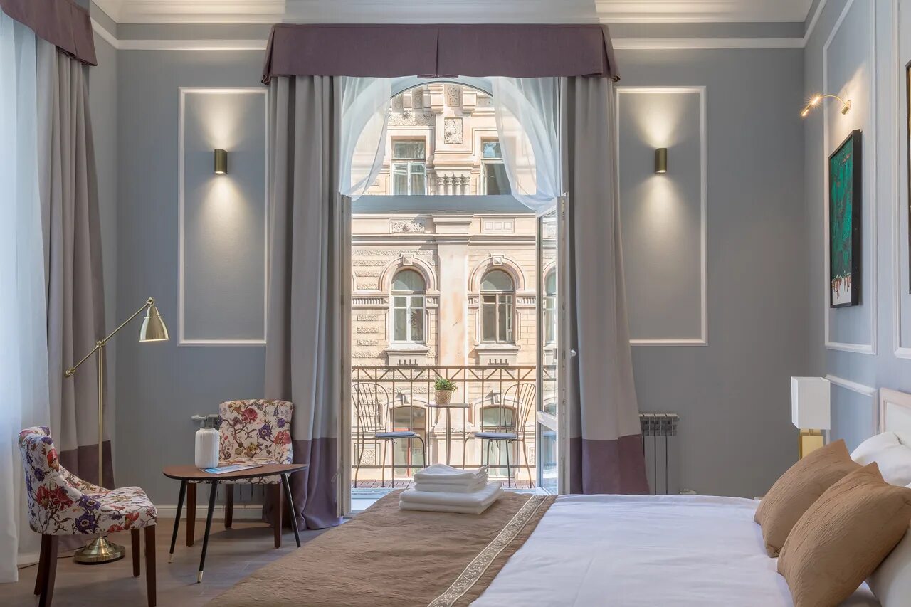 Guests санкт петербург. Бар l terrasa санкт петербург. Кафе в питере на исаакиевский собор. Апартаменты на фурштатской 2/12 санкт-петербург. Новый апарт отель питер.