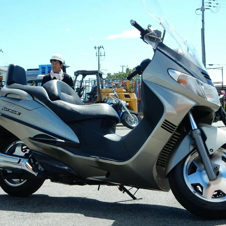 Максискутер сузуки скайвэй 400. Suzuki burgman (skywave) 250. Suzuki burgman (skywave) 400. Макси скутер сузуки 400. Suzuki skywave 250 2003.