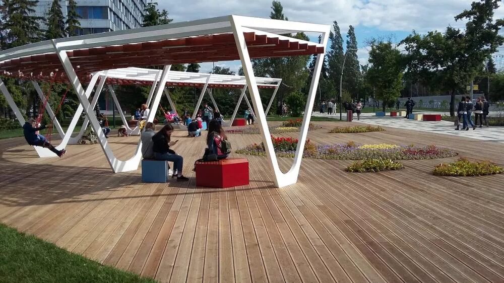 Белые ночи пермь. Фестивальная площадка парк сокольники. Фестивальный парк казань. Камера фестивальный. Симфоническая эстрада в парке сокольники.