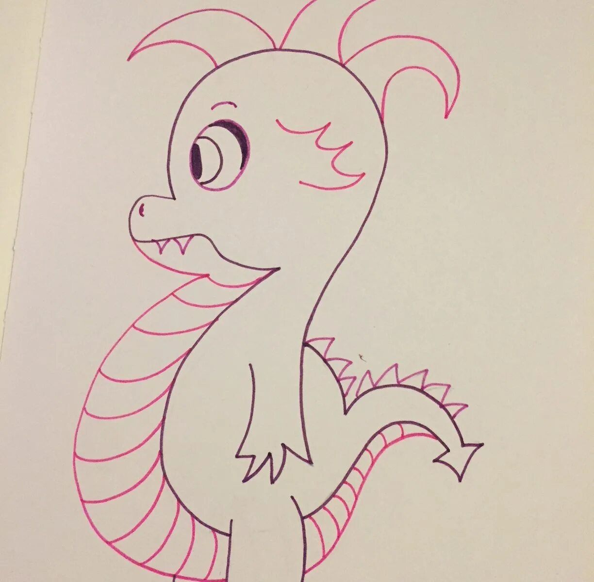 Как нарисовать дракона поэтапно. Дракон рисунок пошагово. Дракон рисунок поэтапно. Нарисовать дракончика. Дракоша пошагово.