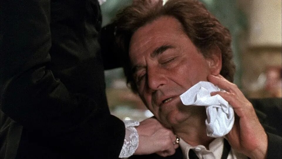 Жена питера фалька в сериале коломбо. Детектив коломбо джеймс элон. Коломбо 1991. Коломбо никотин. Коломбо гений и злодейство фильм 1989.