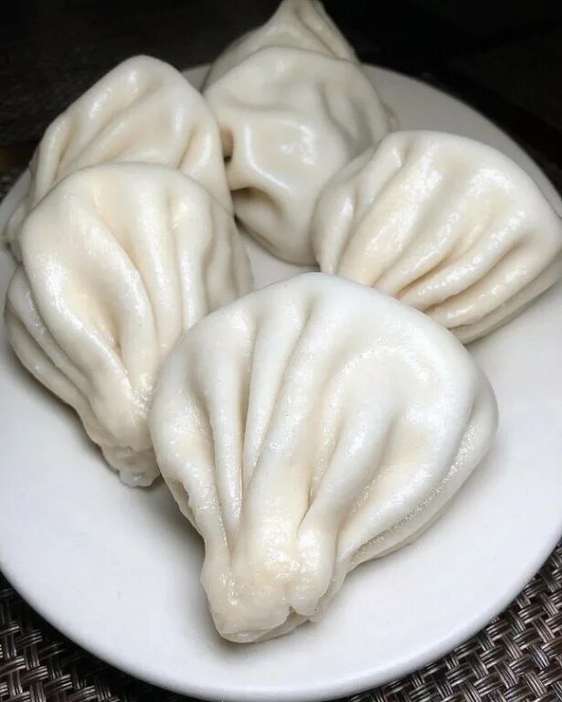 грузинские пельмени. вареники с лососем. хвостики хинкали. хинкали. грузинские пельмени.