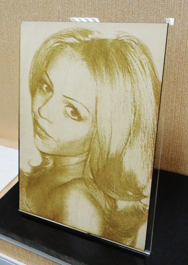 Фотогравировка на дереве. Фотография на дереве лазерная гравировка. Лёха щербаков ой бой. Фотогравировка на дереве. Выжигание на фанере портреты.