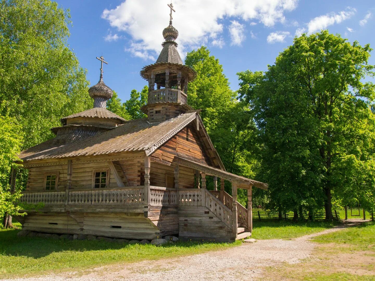 В каком городе музей зодчества. Музей деревянного зодчества Витославлицы. Музей зодчества Великий Новгород. Витославлицы Великий Новгород. Витославлицы Великий Новгород осень.