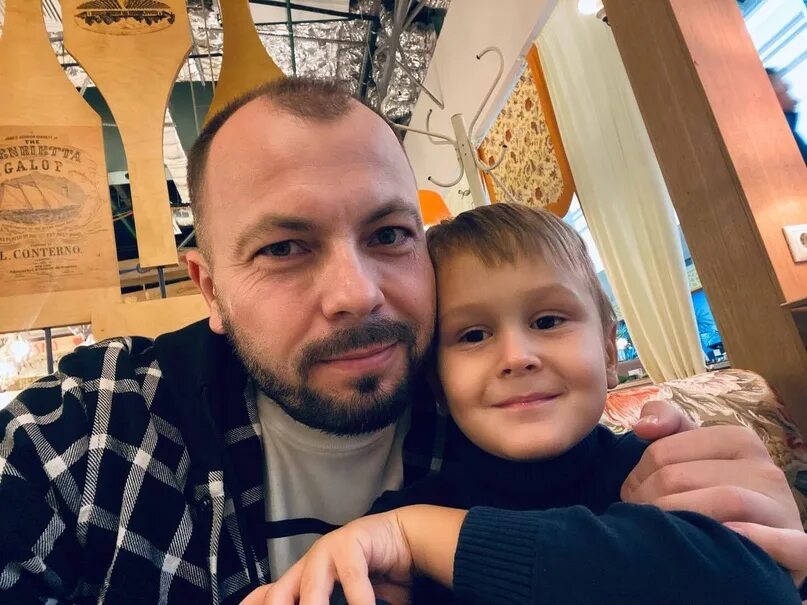 Ярослав сумишевский биография и личная жизнь жена Парень из провинции Ярослав Сумишевский красивая жена и карьера в музыкальных
