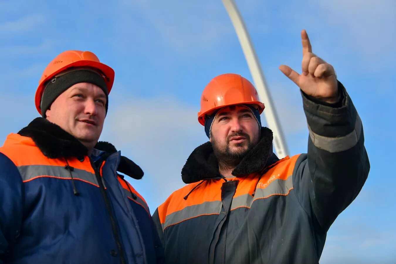 Строитель зарплата. Сколько зарплата у строителя. Зарплата инженера. Средняя заработная плата строителя. Средняя заработная плата строителя.