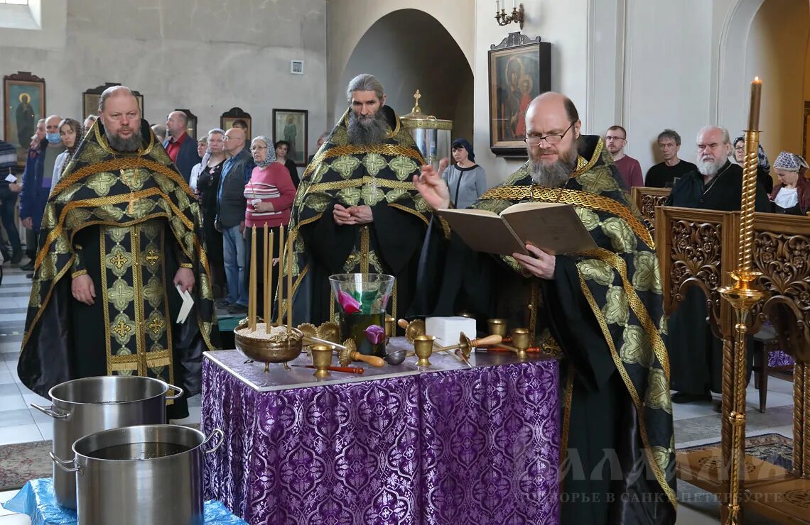 Соборование во владимирском храме спб. Соборования на валаамском подворье. Соборование в искусстве. Соборование спб. Соборование услыши ны боже.
