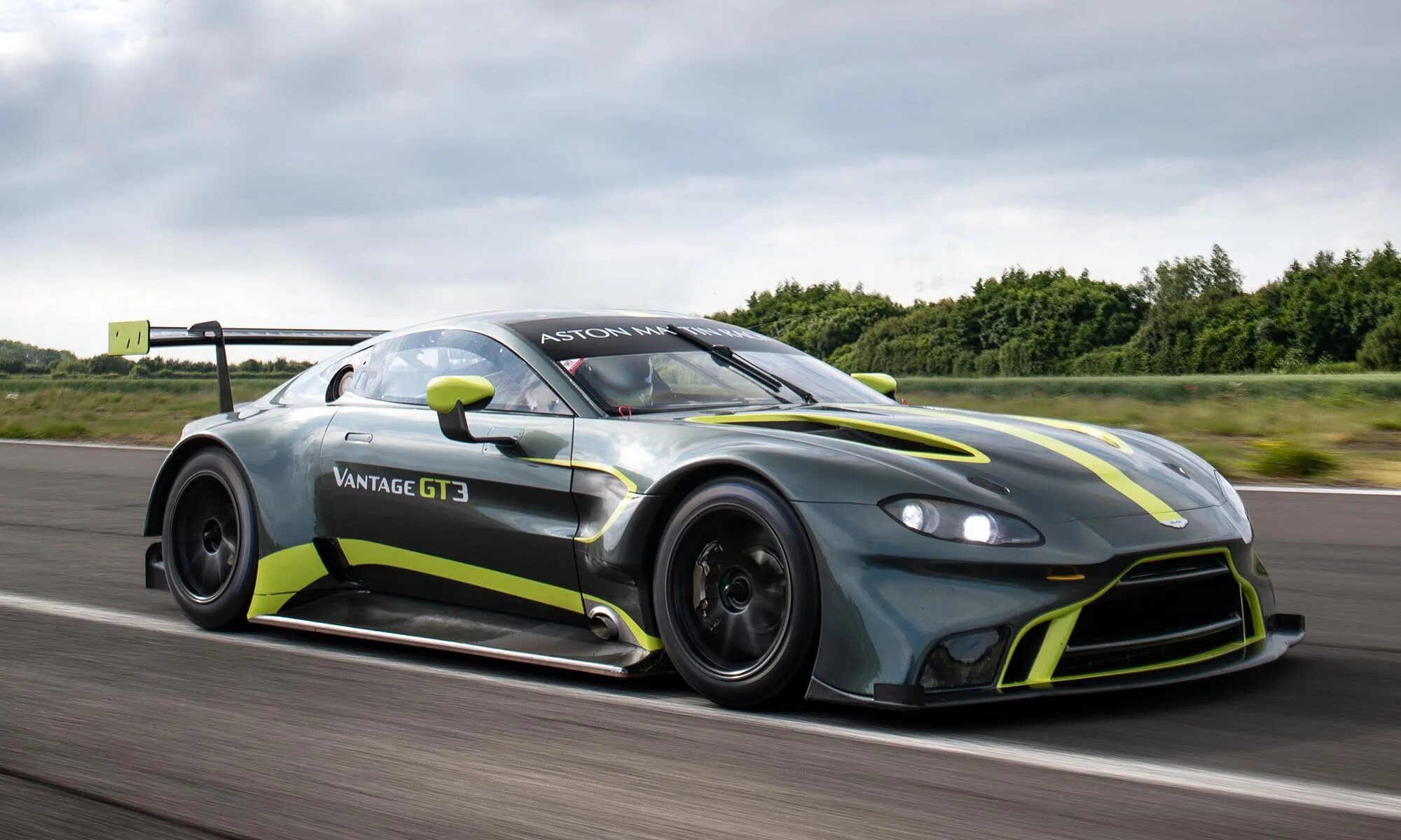 Gt 4 функции. Aston Martin Vantage gt3. Aston Martin Vantage gt3 2020. Aston Martin Vantage gt3 2012. Aston Martin Vantage gt3 2019.