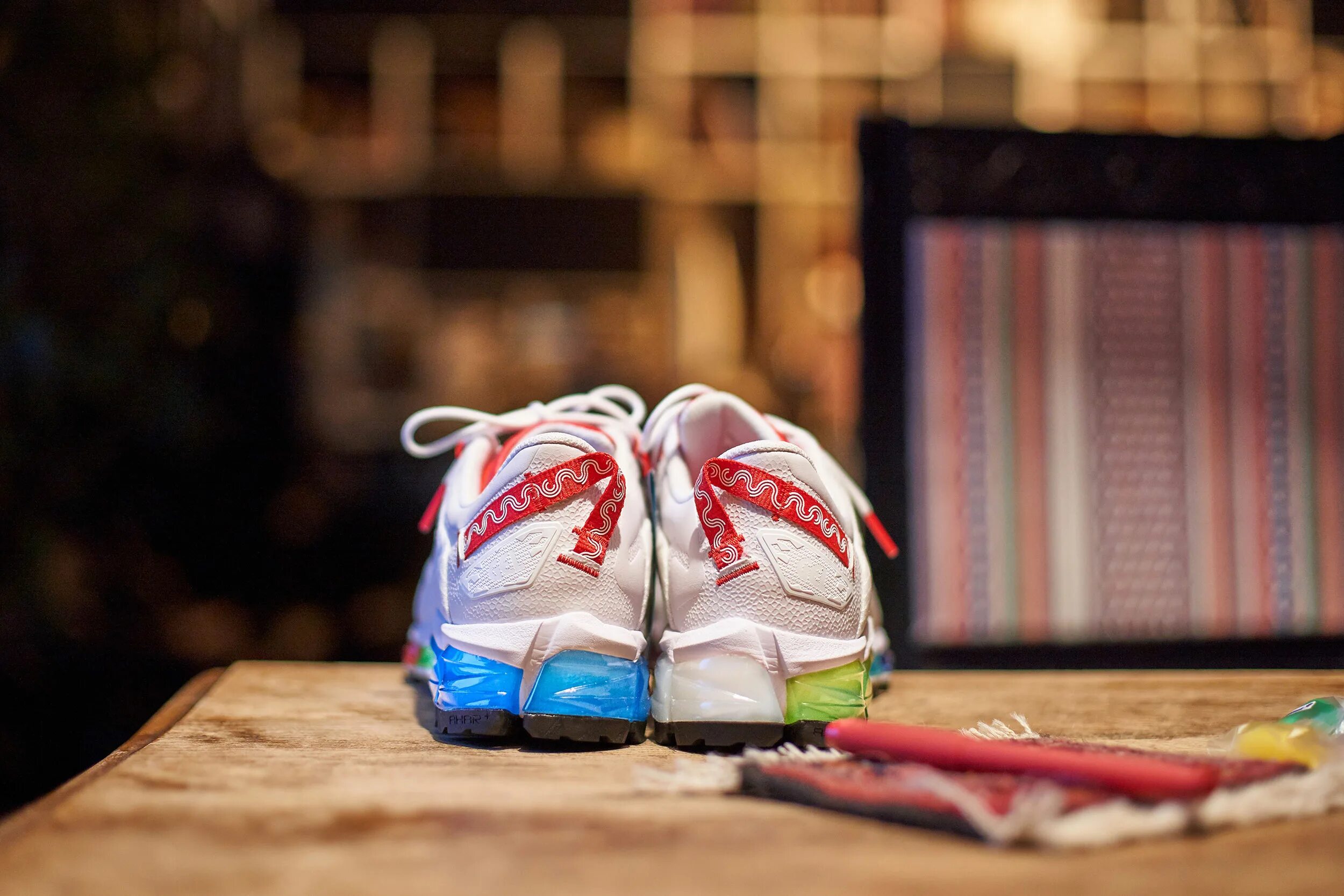 Asics gel kayano реплика. Asics 4 размер. асиксы кроссовки поддельные. Asics kayano подделки. стельки асикс оригинальные.