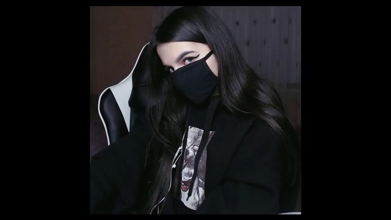 Амина без маски 2023. Красивые маски в тик ток. Алина мирзоева tenderlybae. Девушка в маске тик ток. Амина тендерлибае на аву.