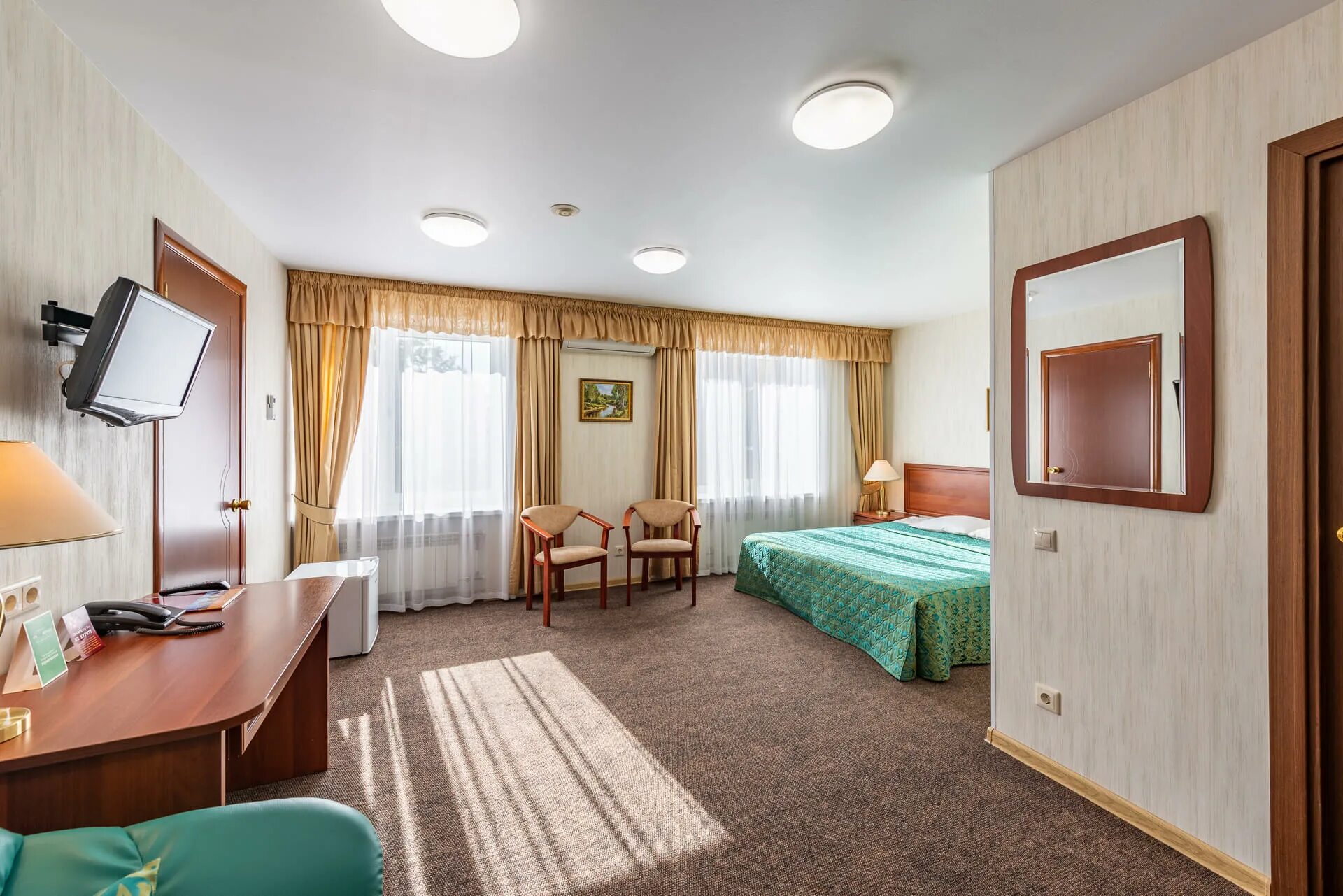 Хостеле netizen питер. Питер отель dom boutique. Семейные отели восточной европы. Улица восстания, 19 akyan. Гостиница ладога санкт-петербург.