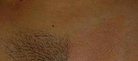 Жалаңаш ұйықтап жатқан адам