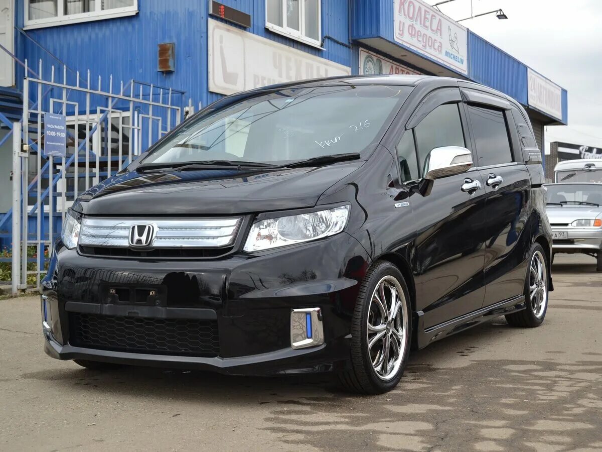 Honda freed Spike. Honda freed Spike Hybrid. Honda freed Spike 2015. Хонда Спайк 2017 года.