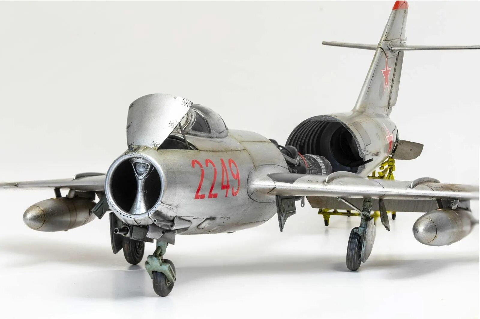 70 1 48. Mig 15 1/48. Миг 15 Trumpeter. Модель миг 15 бис. Миг 15 бис 1 48.