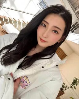 本 庄 鈴 の イ ン ス タ グ ラ ム 最 新 投 稿.