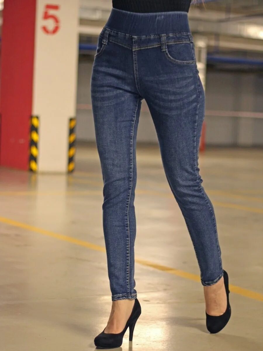 Джинсовые брюки женские бананы. Джинсы клеш pepe jeans. Джинсы для девушек маленького роста. Джинсы мом tommy jeans wear. Джинсы на рост 155.