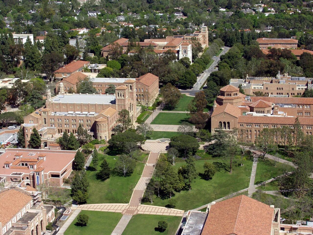 Ucla. Калифорнийский университет в лос-анджелесе. ucla университет los angeles. университет южной калифорнии в лос-анджелесе. калифорнийский университет в лос-анджелесе внутри.