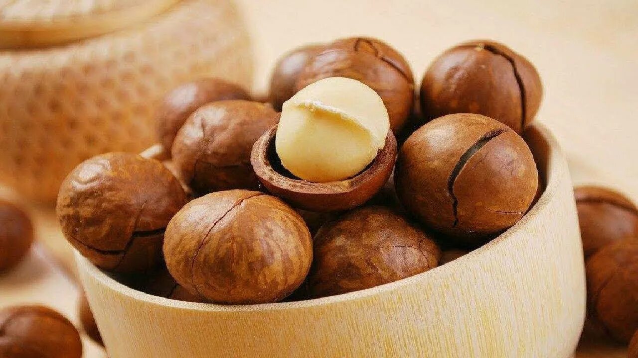 Орех макадамия почему сладкий. Macadamia Nuts. Макадамский орех. Китайский орех макадамия. Король орехов макадамия.