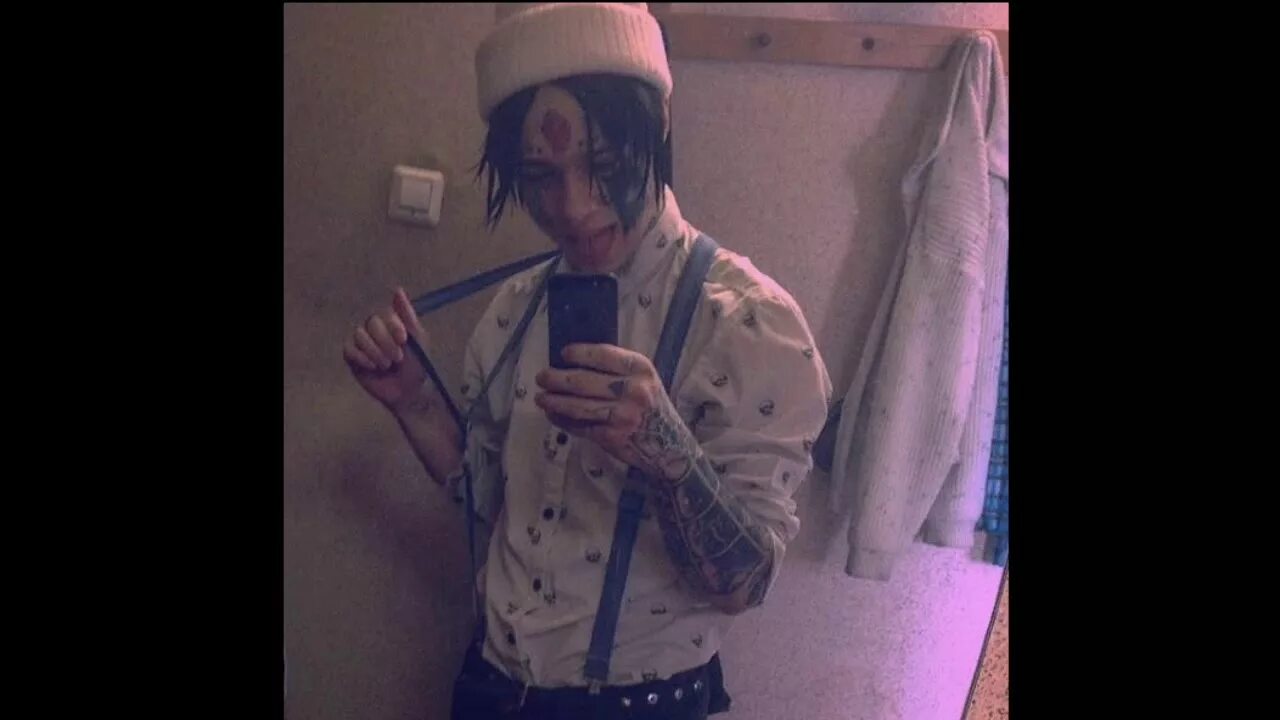 Матерв погибших героев текс. Гимн школы гимн школы. Я умру в североморске текст. Смерть некриминальная. Памятники североморска сообщение.