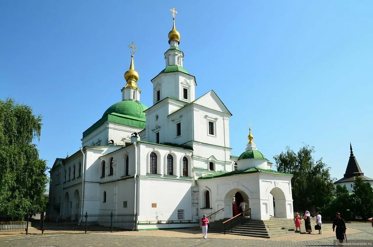 Свято даниловский монастырь. Собор Даниловского монастыря. Свято Даниловский монастырь Церковь. Храм святых отцов в Даниловском монастыре Москва. Возвели Троицкую Церковь Свято-Даниловского монастыря.