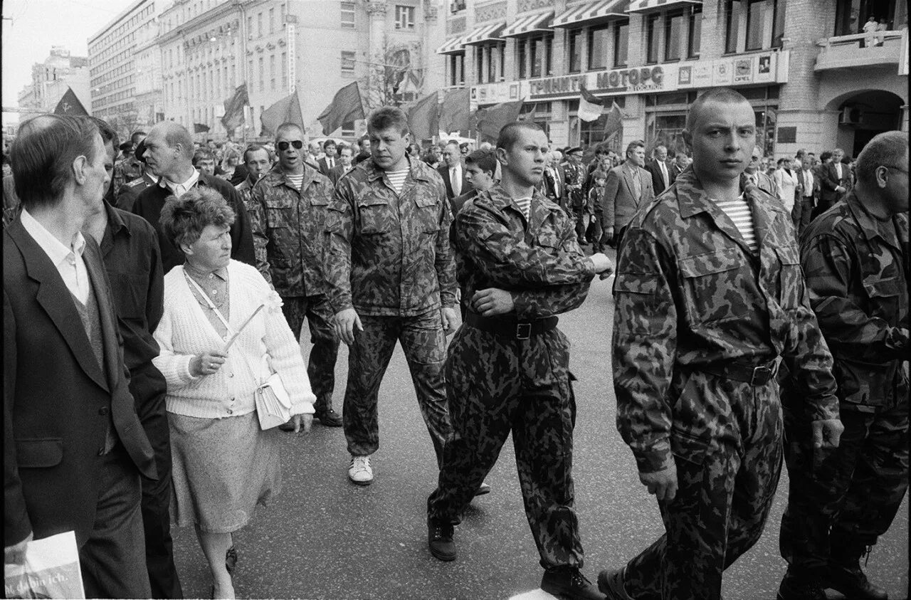 Тверская улица 90е. 90е в России. Тверская улица 1998 год.