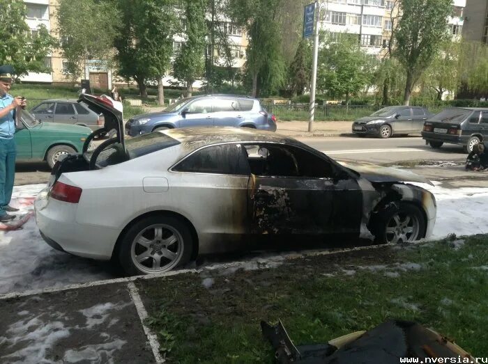 Уничтожение или повреждение чужого имущества. Порча автомобиля. Уничтожение или повреждение чужого имущества картинки. Фото повреждения имущества.