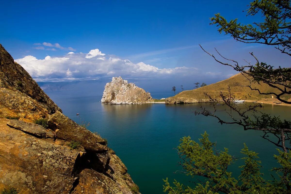 Озеро Байкал. Байкал Иркутская область. Юг острова Ольхон. Восточная Сибирь Байкал.