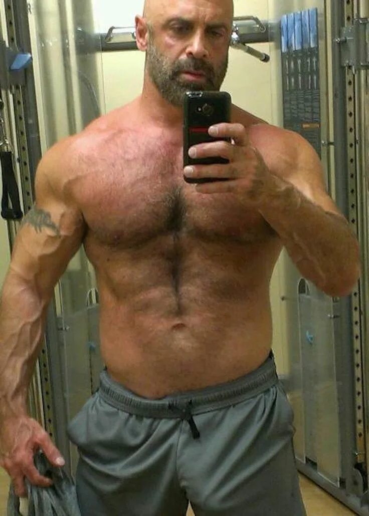 Dilf мужчины. Dilf Hunter. Muscle dilf. Muscle Bear Flex. Big dick sons