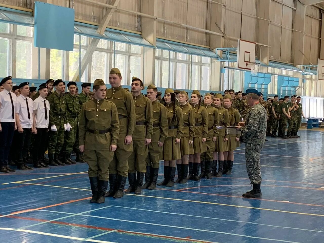 Статен строен