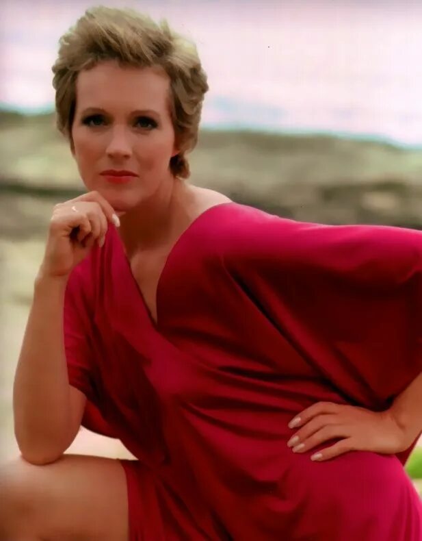 Julie andrews. Джули линн шарлотт. Julie does. Джули эндрюс в молодости. Julie london julie 1958.