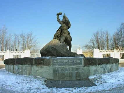 Сколько памятников в мурманске