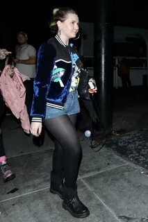 Celebrity Legs and Feet in Tights: Abigail Breslin`s Legs and Feet in.