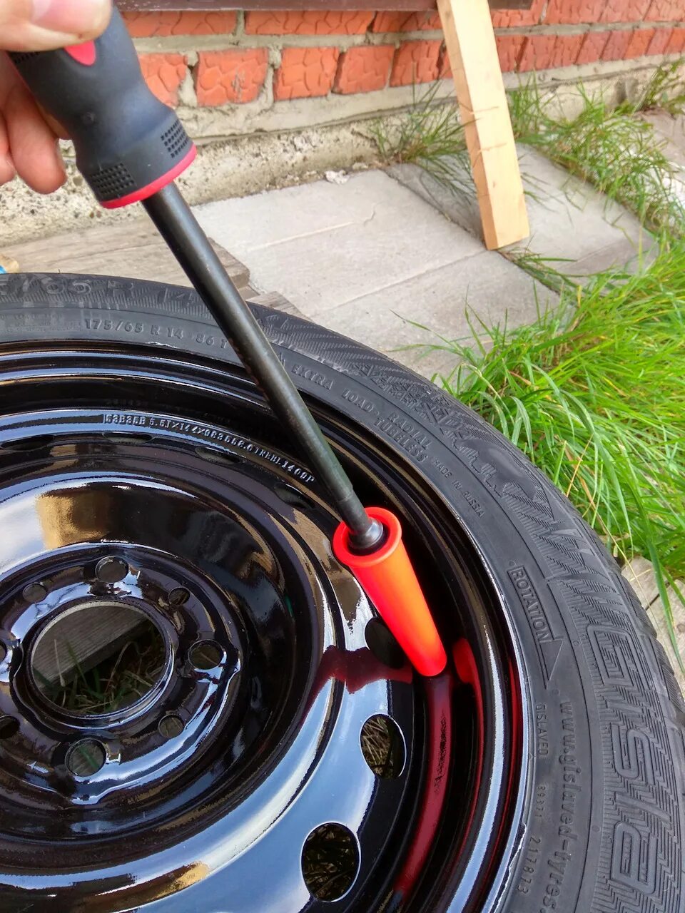 Установка ниппеля. Установка ниппеля. Установка ниппеля. Ниппель колеса мазда 3. Licota atr -5101a набор для замены ниппеля.