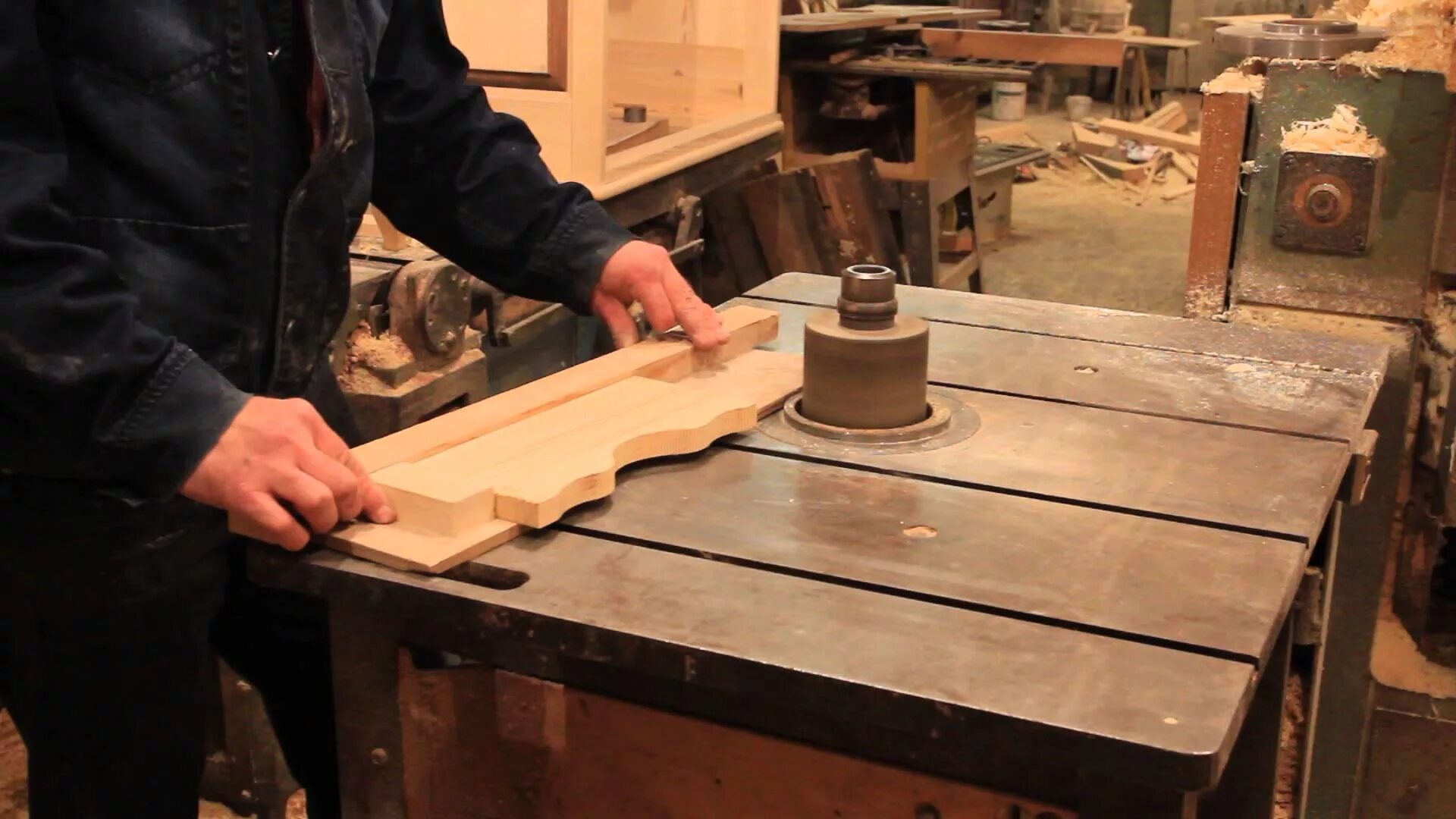 фрезерный стол вуд мастер. рейсмусовая рама для makita 2300. фреза шипорезная по дереву. приспособления для ручного фрезера по дереву. фрезерование своими руками.