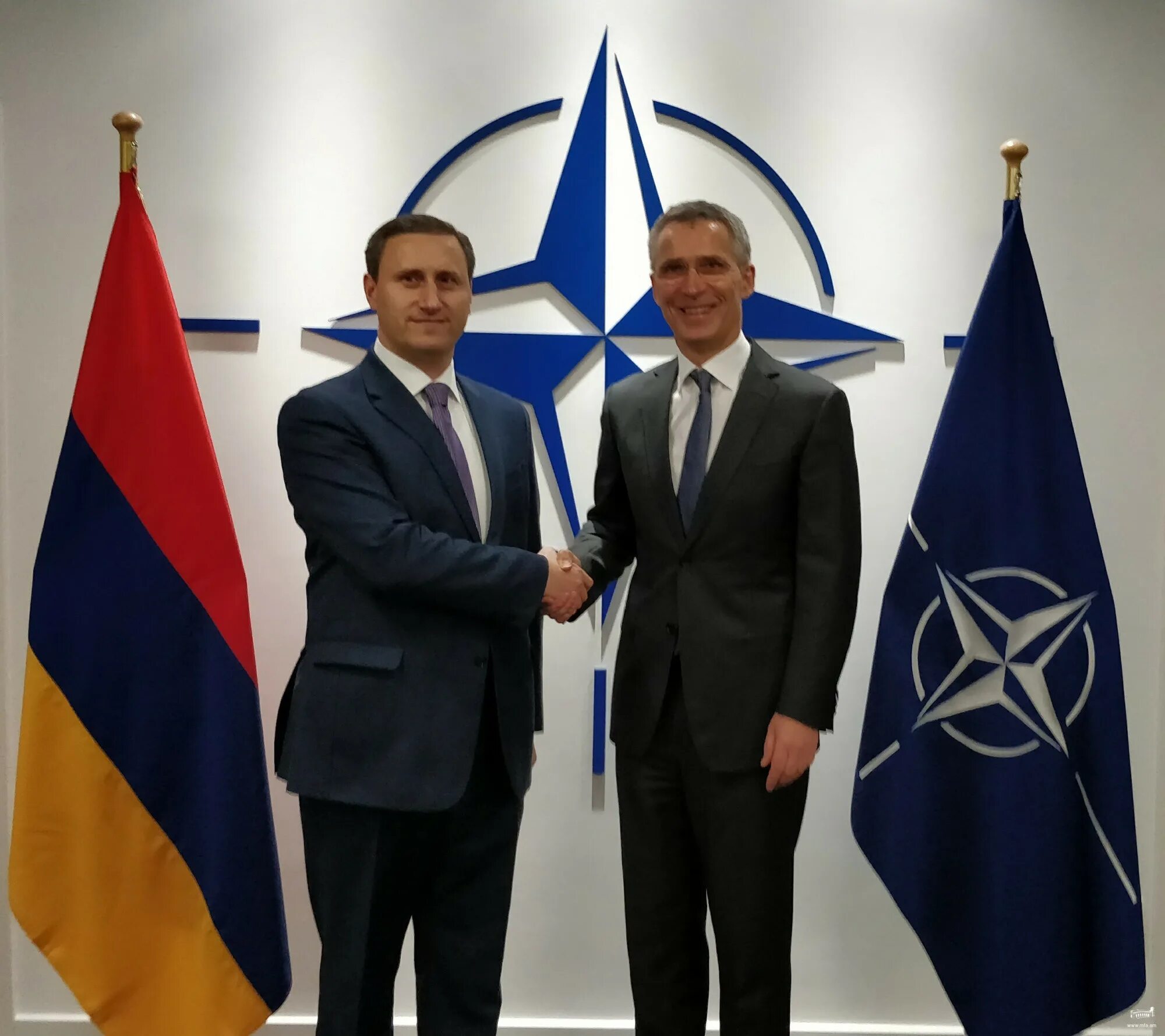 Ваагн гарникович хачатурян. Армения нато. Республика армения в евразийском экономическом союзе. Армения вступила. Мирзоян мид армении.