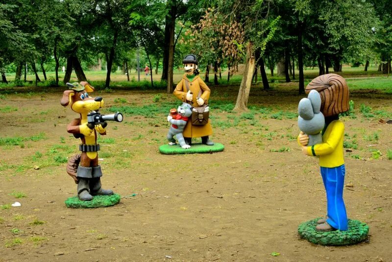 буратино мальвина пьеро артемон. парк сказочных персонажей. аллея сказочных героев миасс. парк сказочных героев. парк сказочных персонажей.