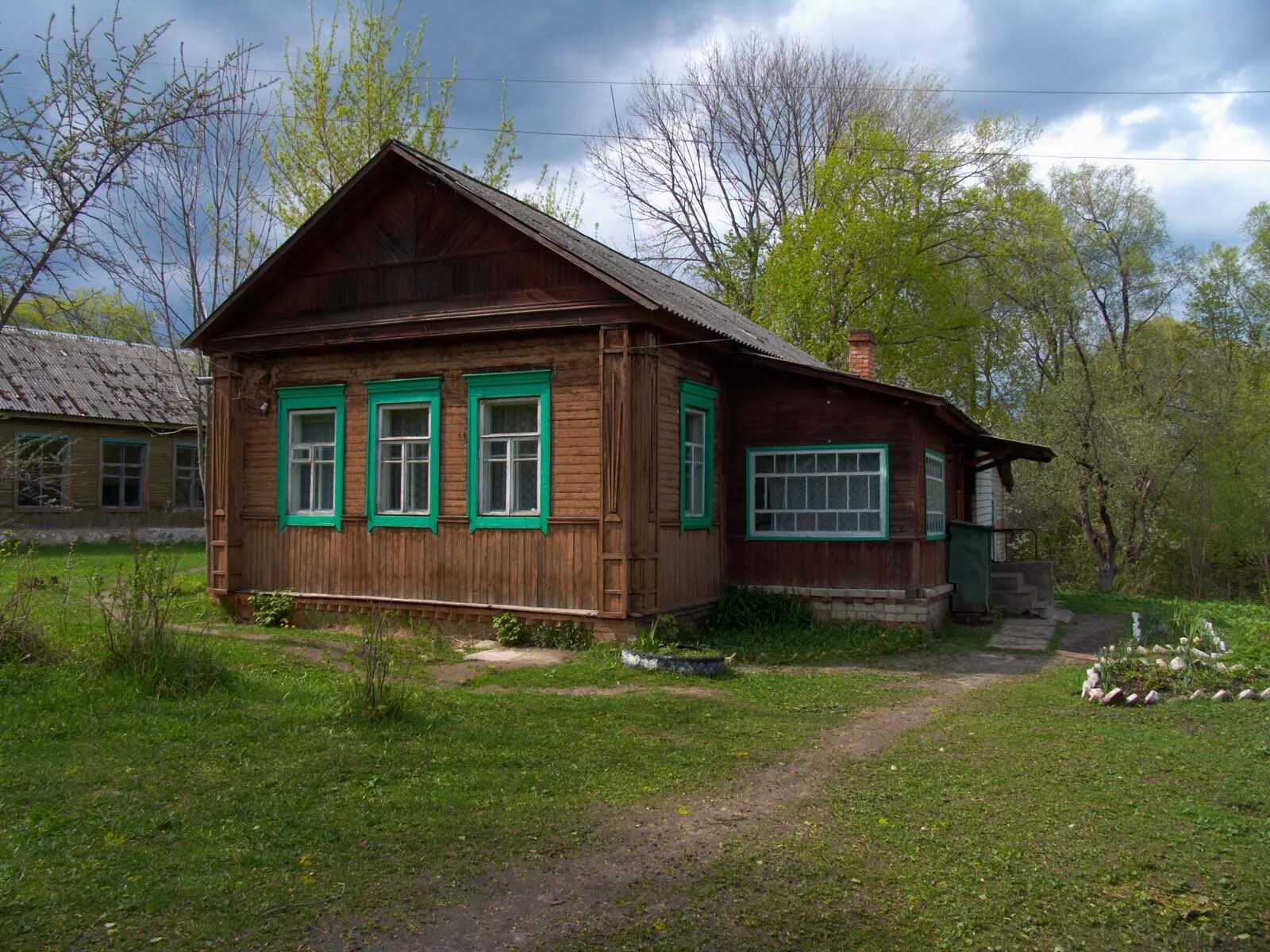 Деревня сомиха Краснобаковского района Нижегородской области. Деревенский дом. Домик в деревне. Дом на дереве.