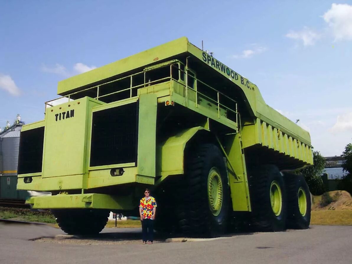 Про больших грузовиков. Самосвал terex 33-19 «titan». Terex 33 19 titan и белаз. Белаз-75710. Euclid самосвал карьерный.