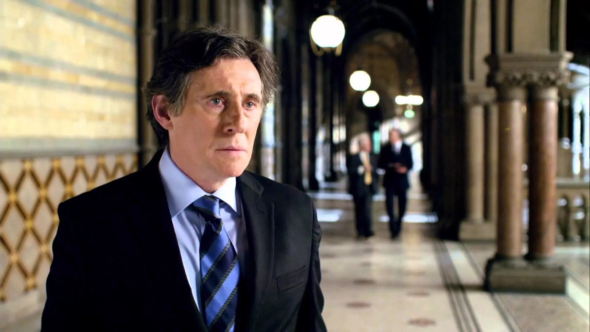 Гэбриел бирн враг государства. Секретный секрет. Гэбриел бирн сейчас. Гэбриэл джеймс бирн в молодости. Секретная служба сша.