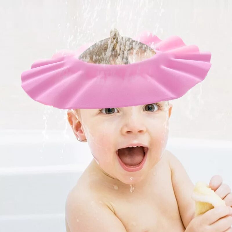Мытье головы ребенка. Козырёк для купания. Козырьки для купания малыша. Шляпа для купания ребенка. Шапочка для купания детская.