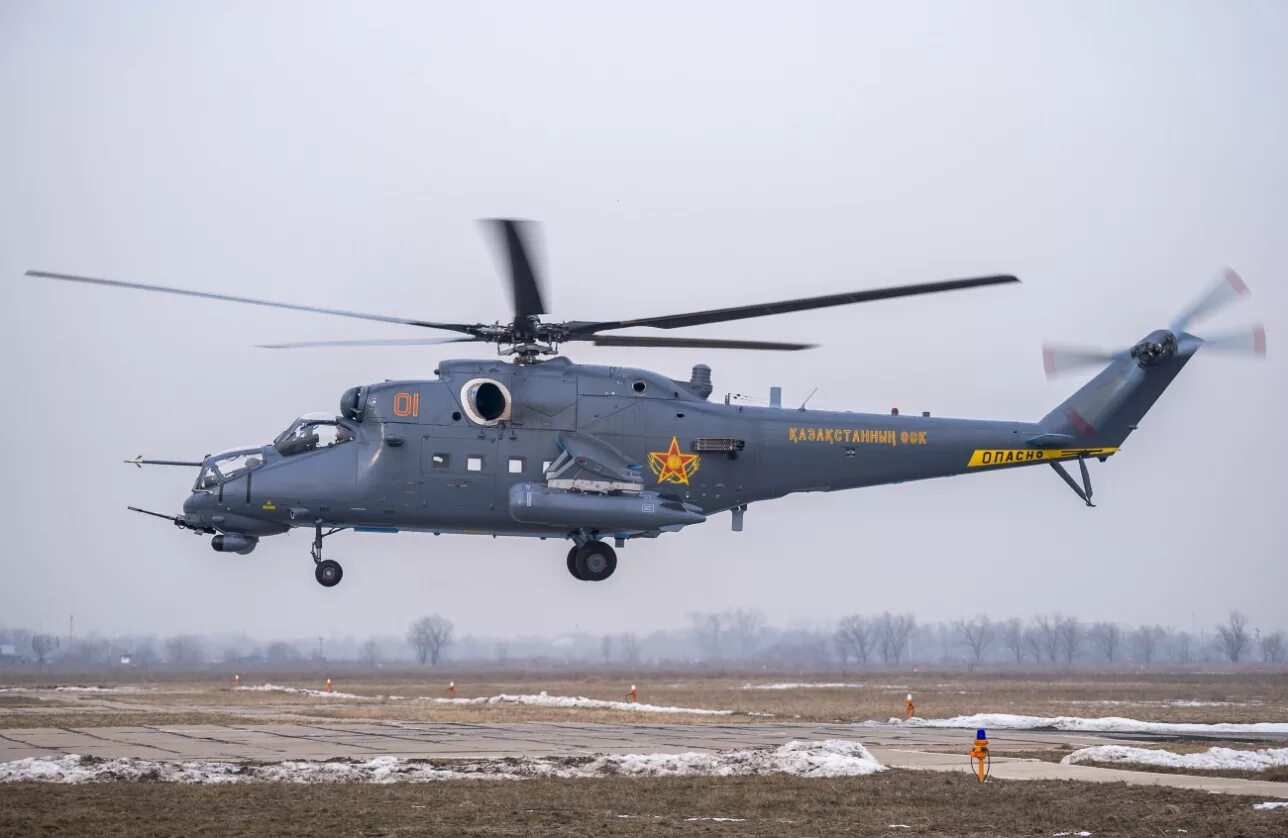 Ми-35м вертолёт. Ми-35 вертолет. Ми-35 ВВС Казахстана. Ми-35м вертолёт вертолёты России.