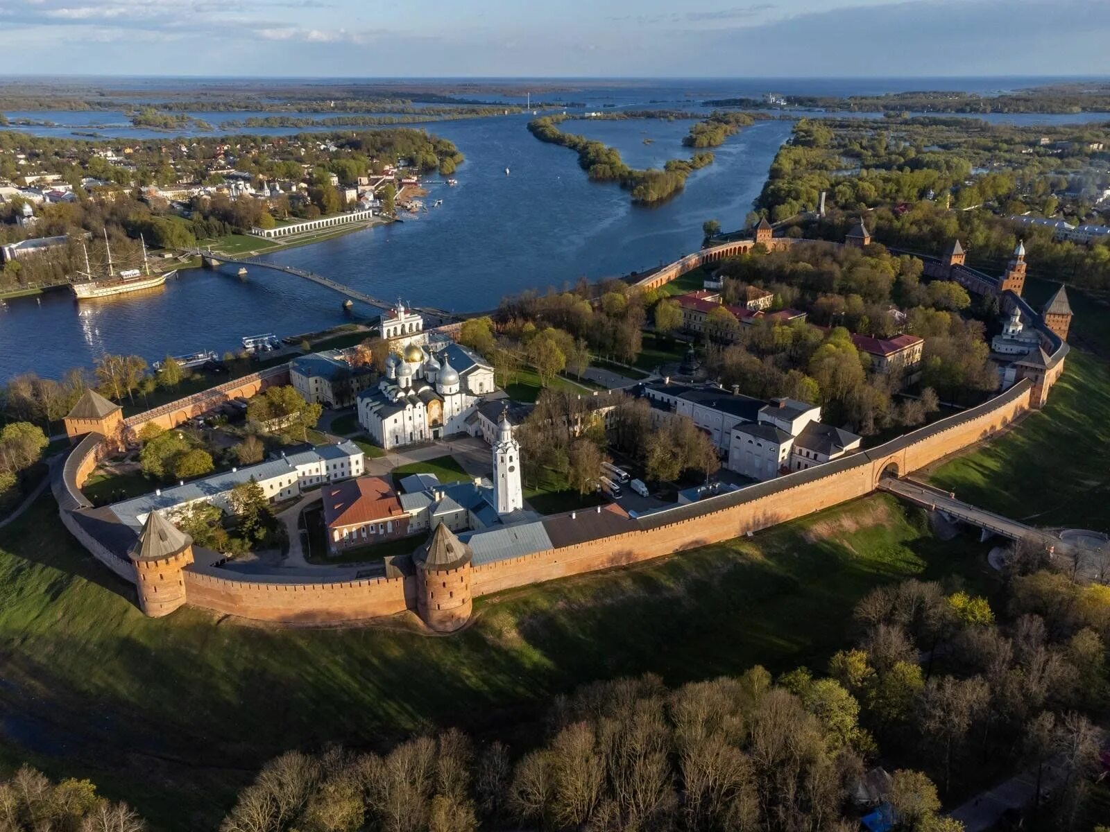 Новгородский Детинец Великий Новгород. Новгородский Кремль Детинец. Великий Новгород Кремль. Новгородский Детинец, Великий Новгород. Зима.