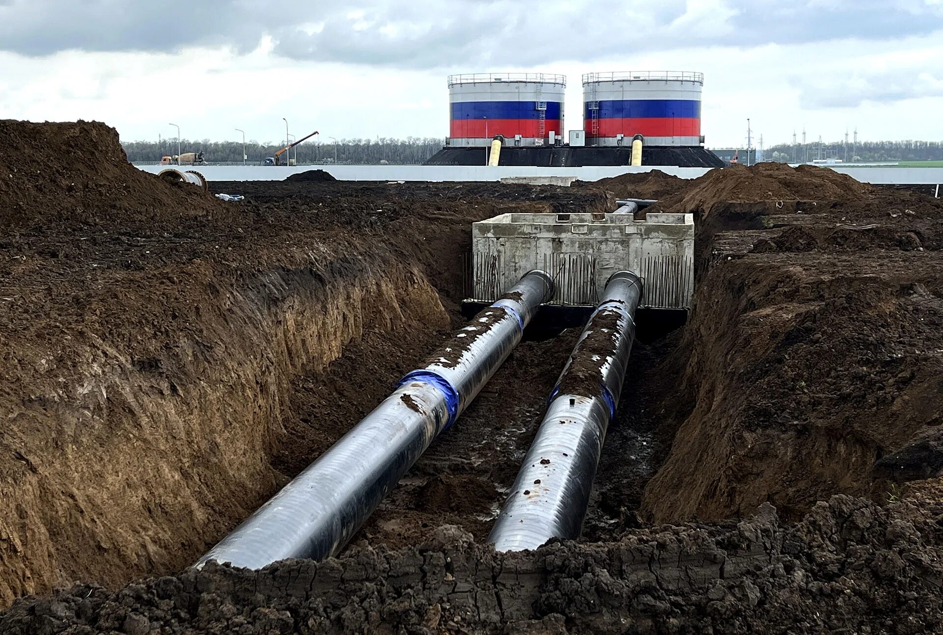 Канал северский донец донбасс. Канал северский донецк донбасс. Водовод дон донецк. Водовод дон донецк. Водные каналы донбасса.