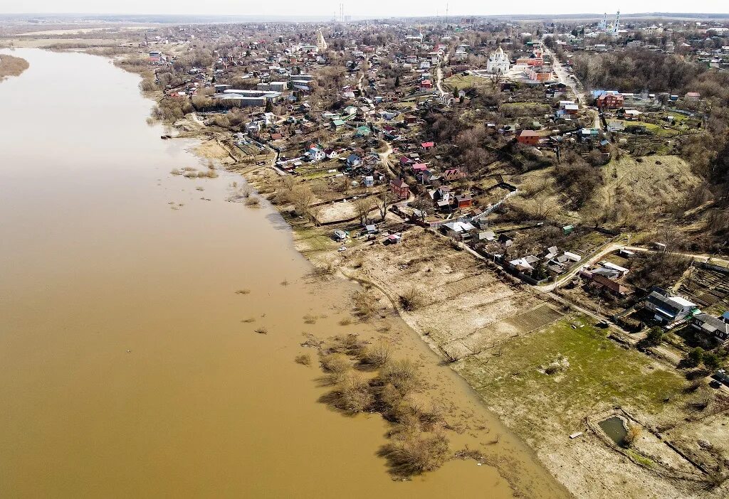 Уровень воды Ока Кашира. Половодье Ока Кашира. Уровень воды в реке Оке. Половодье в Московской области.