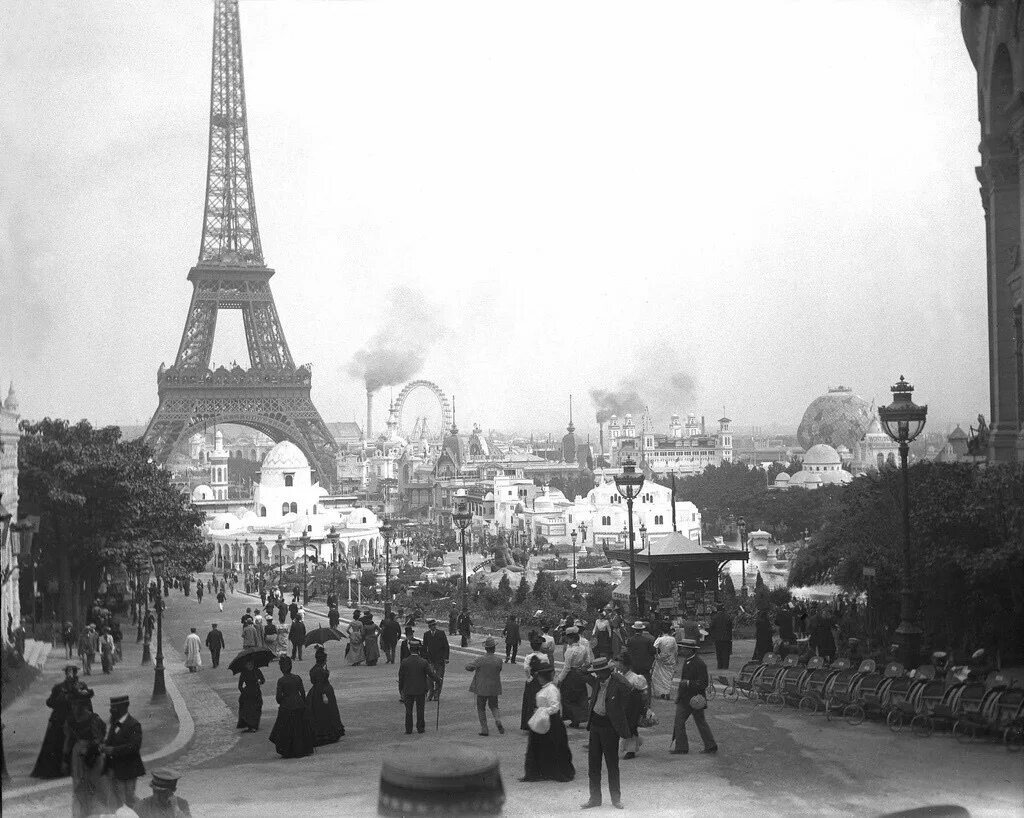 Развитие франции 20 века. Эйфелева башня 19 век. Франция 19 века Париж. Франция 19 век Эйфелева башня. Эйфелева башня 1900 год.