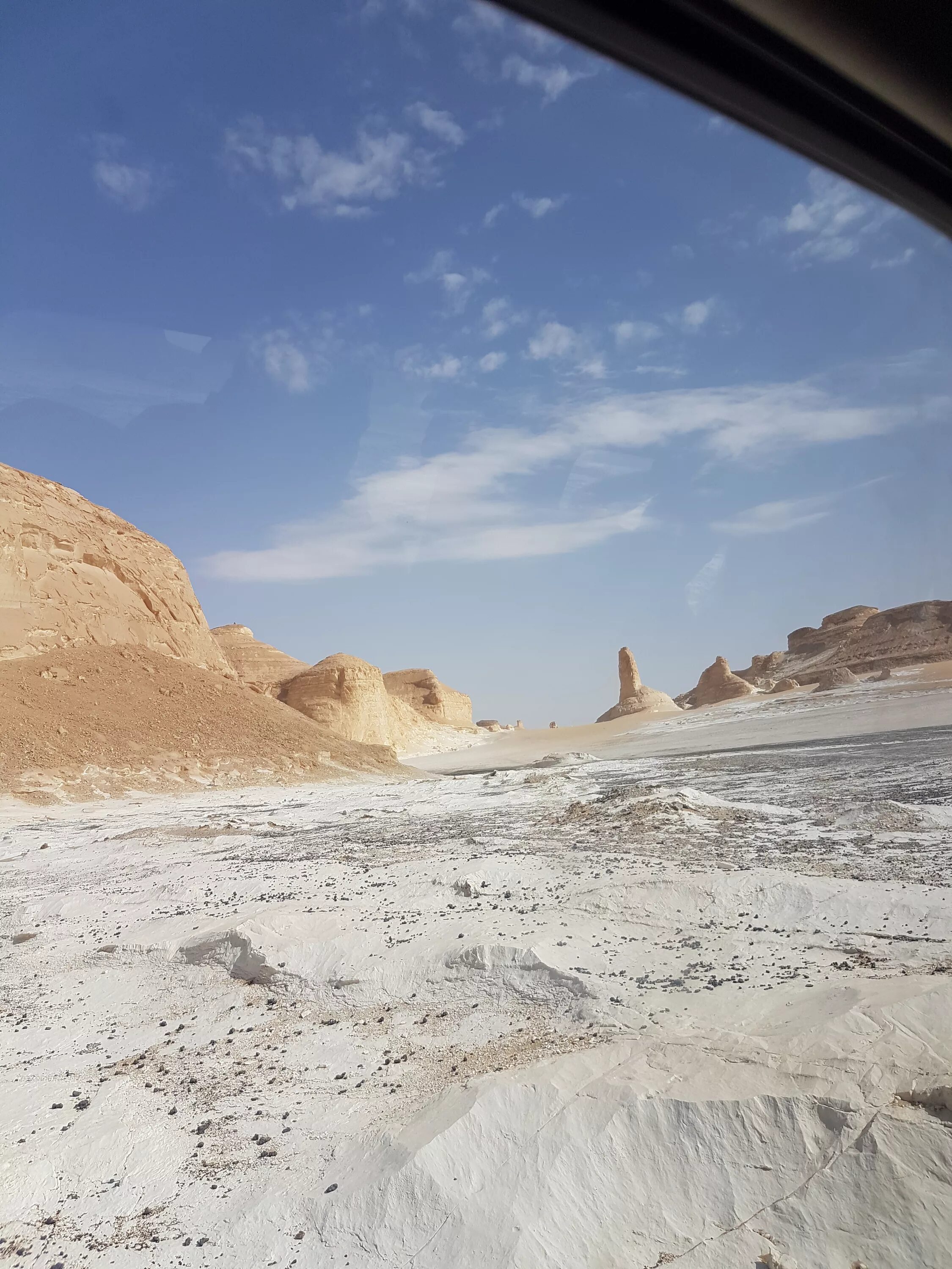 край оазиса. оазис в пустыне кызылкум. оазис озеро юэяцюань. пустыня сахара оазис. оазис убари в египте.