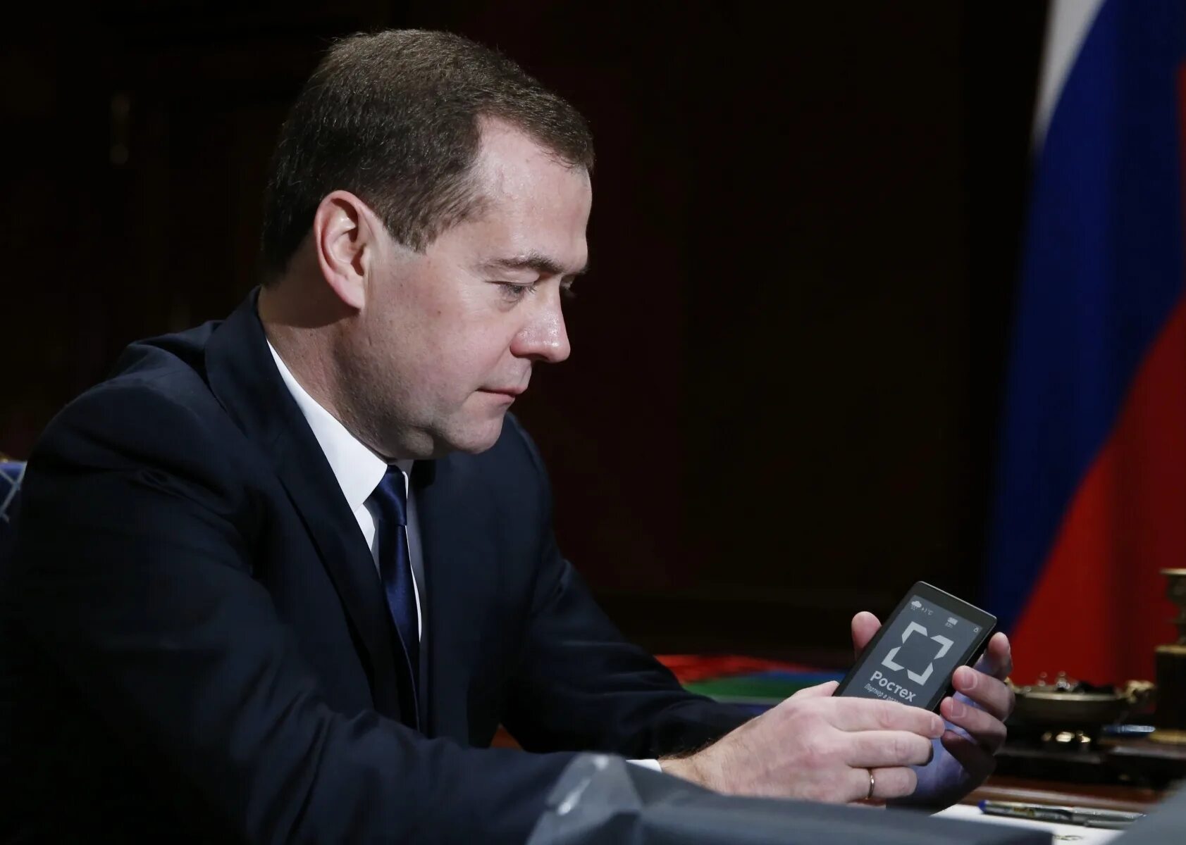 Йотафон Медведев. YOTAPHONE Медведев. Российские телефоны 2024 года